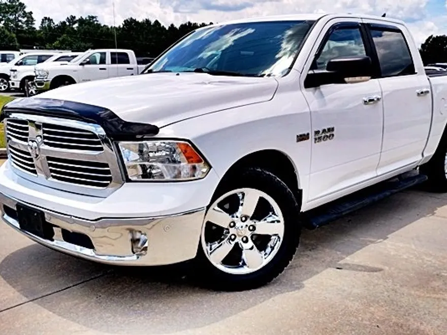 2016 Ram 1500 SLT photo 1