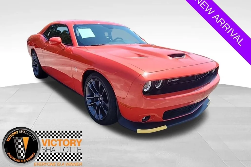 2023 Dodge Challenger R/T Scat Pack photo 1