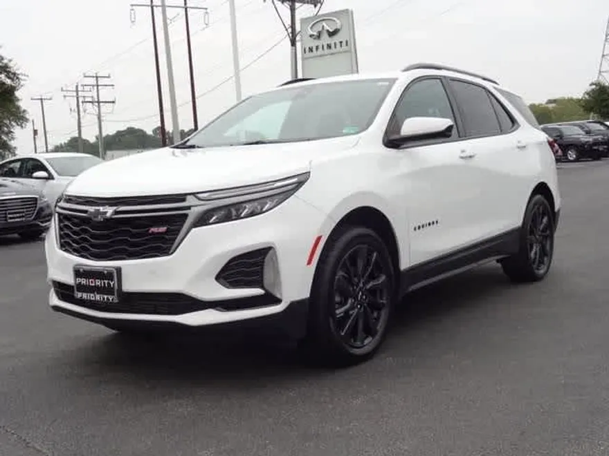 2022 Chevrolet Equinox RS photo 1