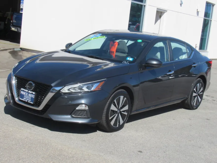 2022 Nissan Altima 2.5 SV photo 1