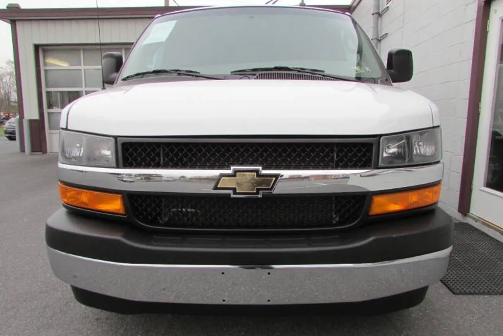 2022 Chevrolet Express Cargo photo 1