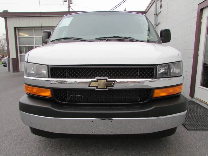 2022 Chevrolet Express Cargo photo 1