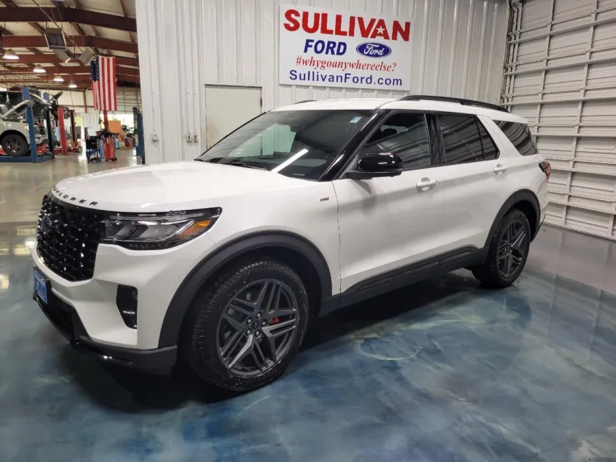 2025 Ford Explorer ST-Line photo 1