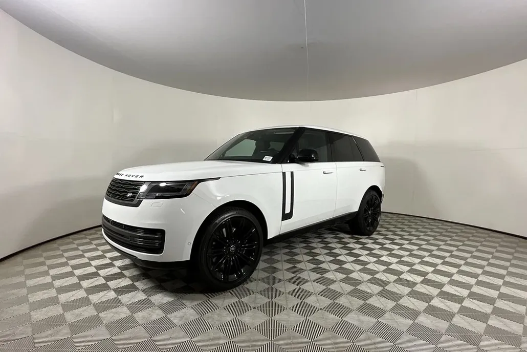 2025 Land Rover Range Rover SE photo 1