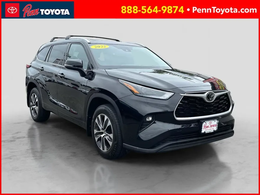 2022 Toyota Highlander XLE photo 1