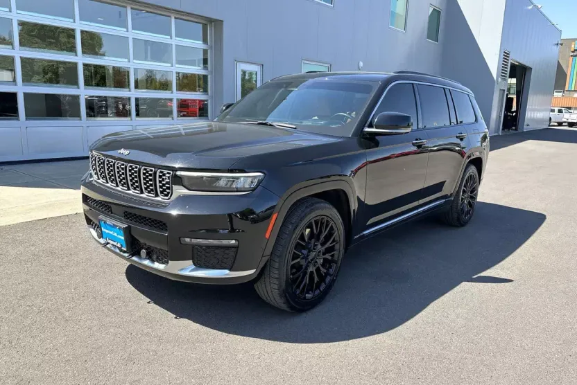 2021 Jeep Grand Cherokee L Summit Reserve photo 1
