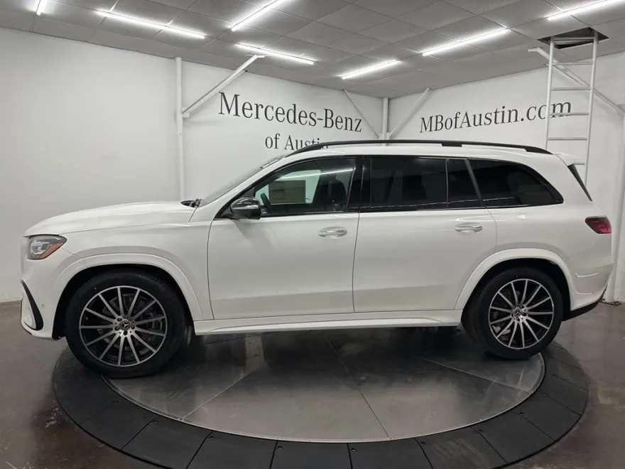 2026 Mercedes Benz GLS 450 4MATIC photo 1