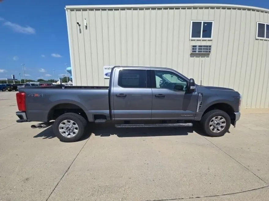 2024 Ford F-250 photo 1
