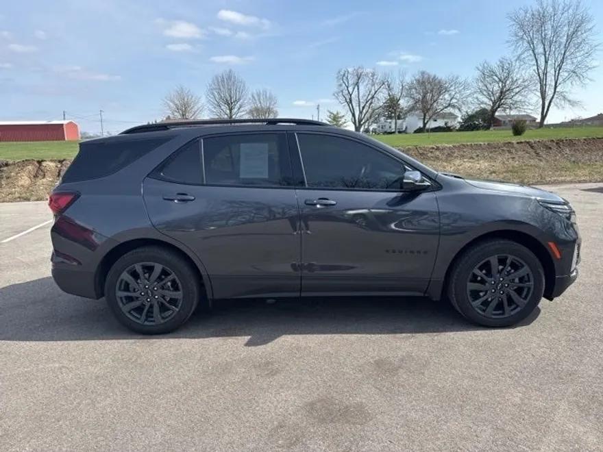 2022 Chevrolet Equinox RS photo 1