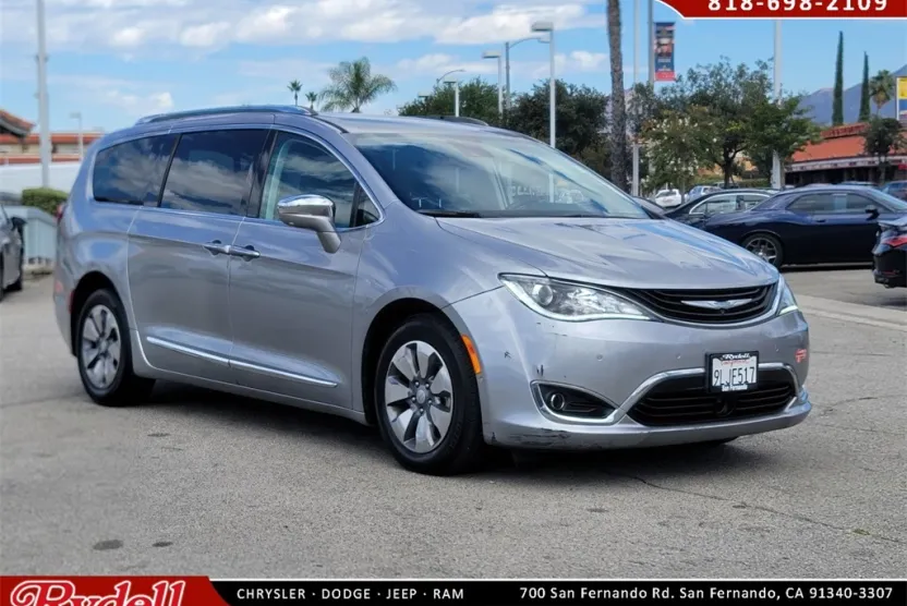 2018 Chrysler Pacifica Hybrid Limited photo 1