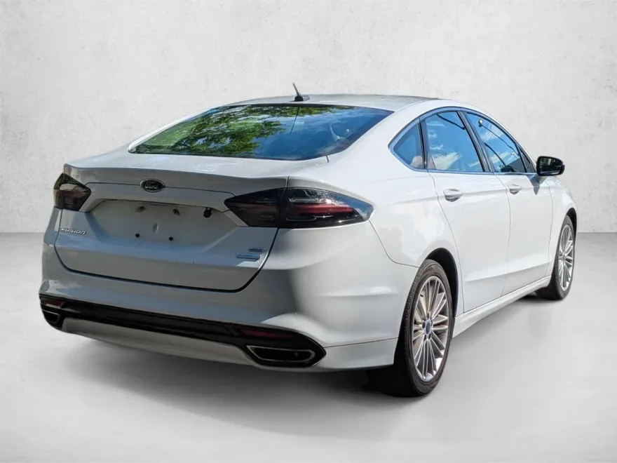 2014 Ford Fusion SE photo 1