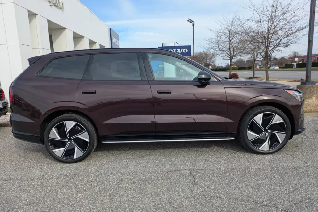 2025 Volvo EX90 Twin Motor Performance Ultra photo 1