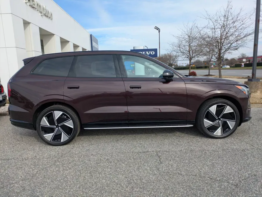 2025 Volvo EX90 Twin Motor Performance Ultra photo 1