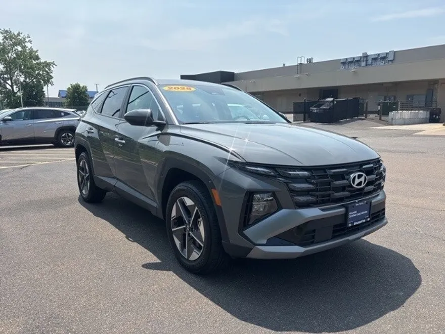 2025 Hyundai Tucson SEL photo 1