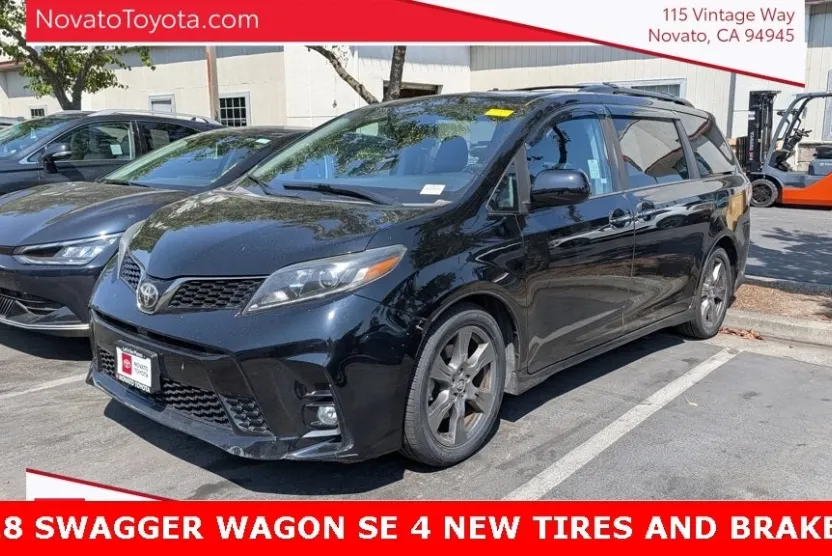 2018 Toyota Sienna SE Premium photo 1
