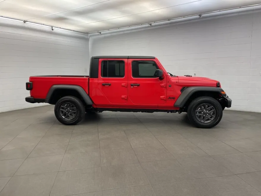 2025 Jeep Gladiator Sport S photo 1