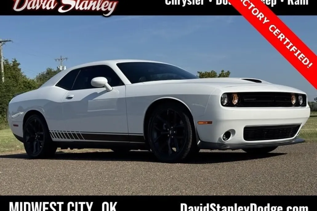 2022 Dodge Challenger GT photo 1