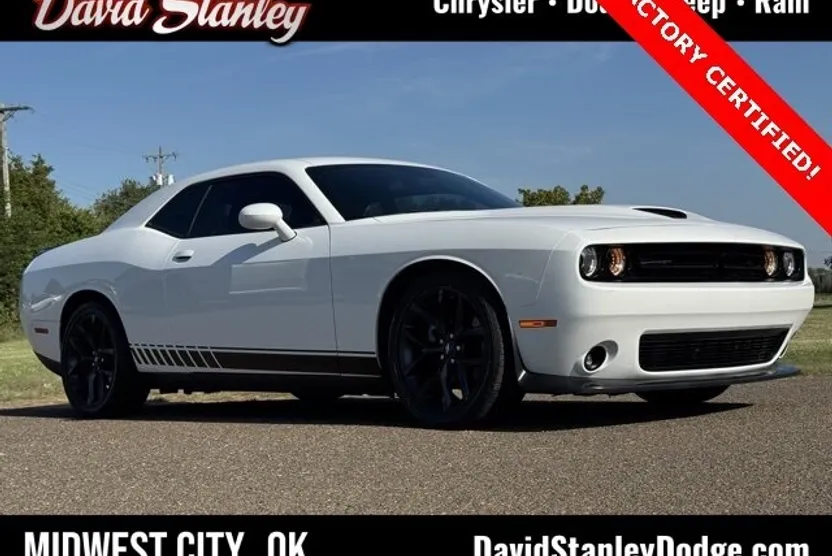 2022 Dodge Challenger GT photo 1