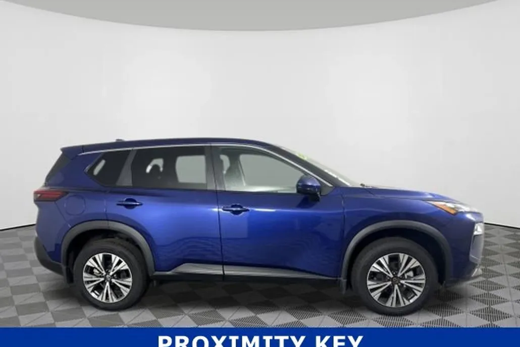 2022 Nissan Rogue SV photo 1