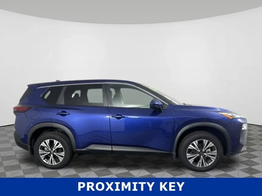 2022 Nissan Rogue SV photo 1