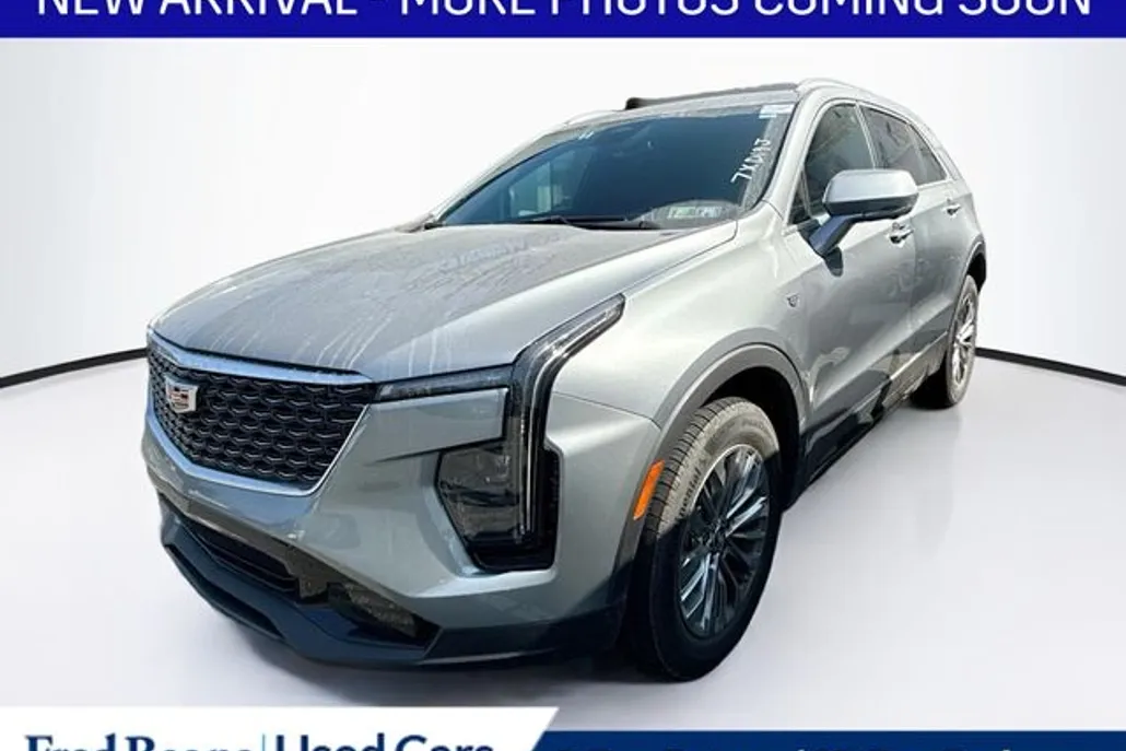 2025 Cadillac XT4 Premium Luxury photo 1