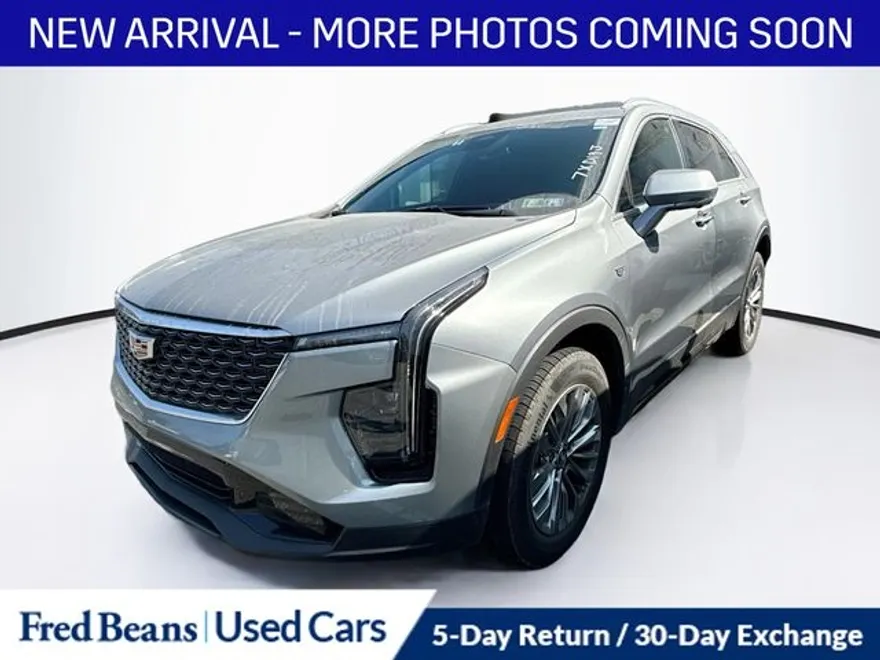 2025 Cadillac XT4 Premium Luxury photo 1