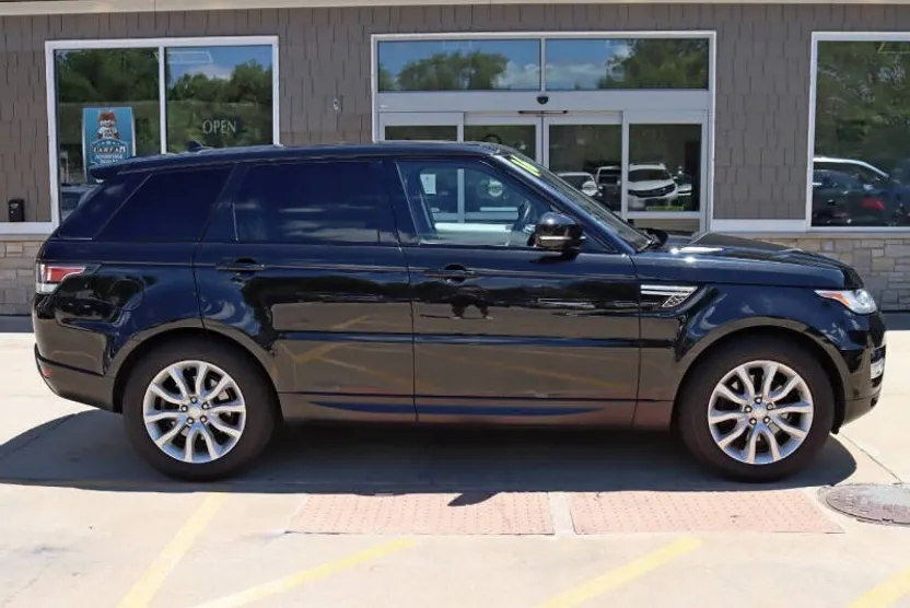 2016 Land Rover Range Rover Sport HSE photo 1