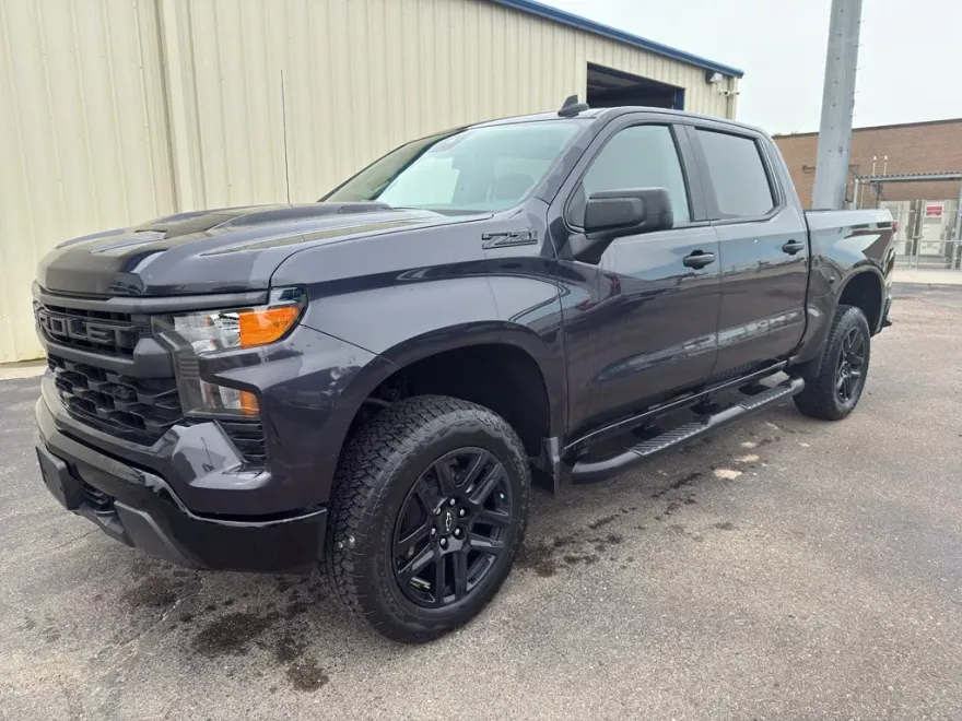2024 Chevrolet Silverado 1500 Custom Trail Boss photo 1