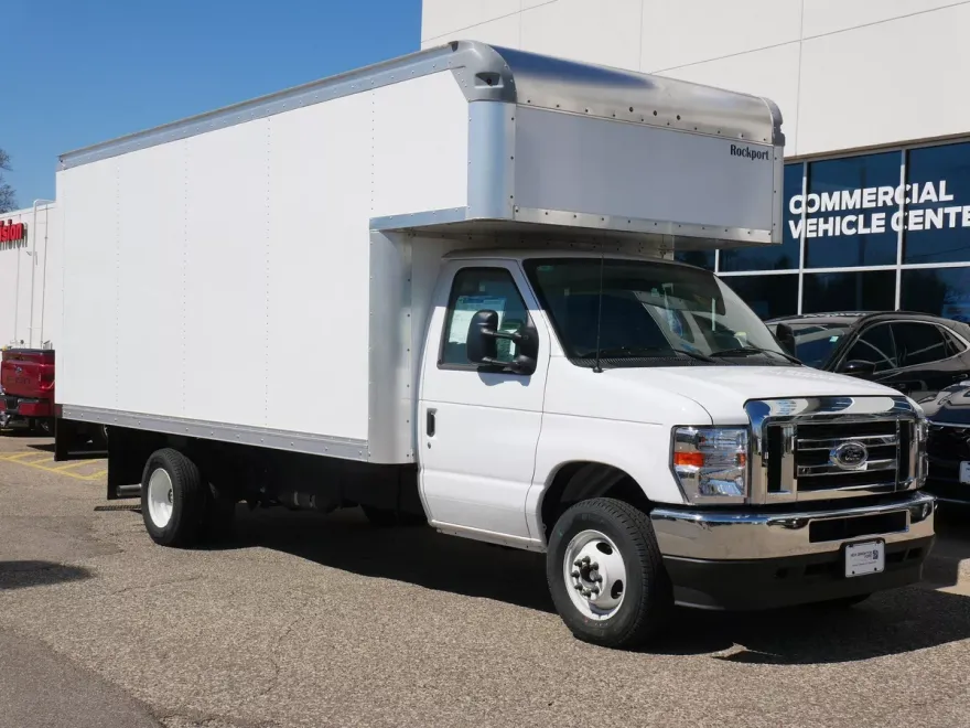 2025 Ford E-450 photo 1