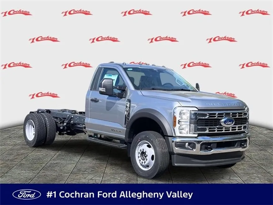 2024 Ford F-600 photo 1