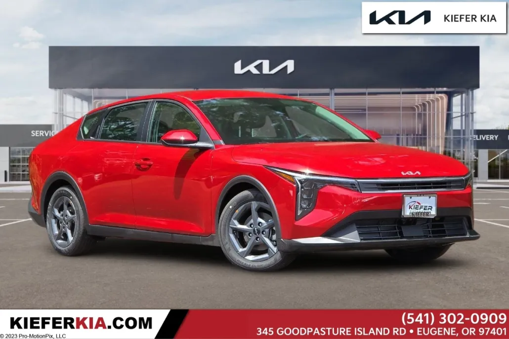 2025 Kia K4 LXS photo 1