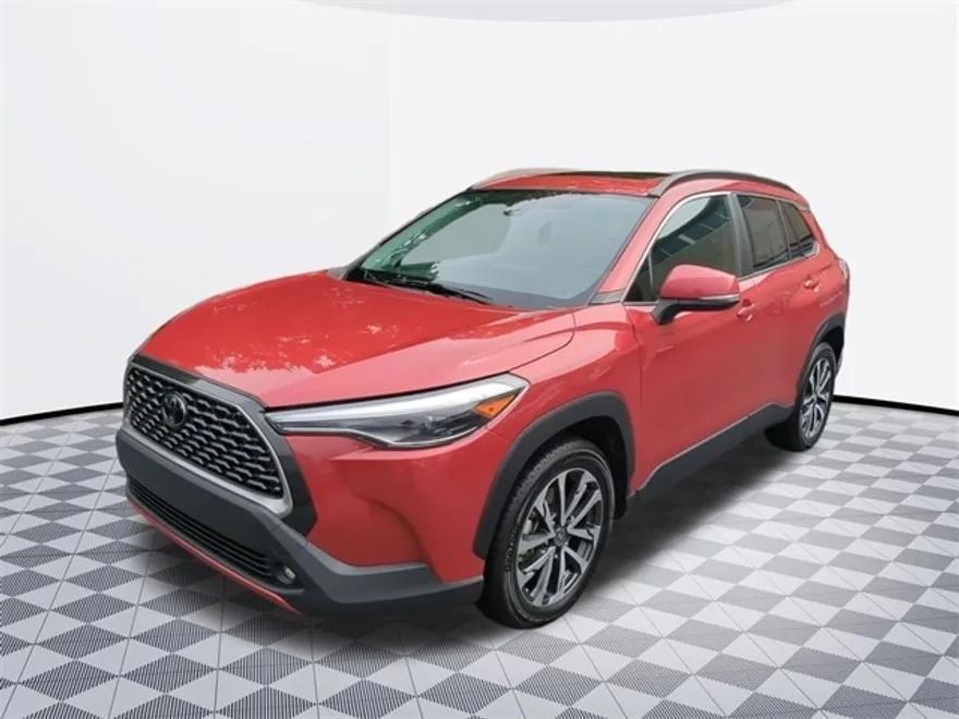 2022 Toyota Corolla Cross XLE photo 1