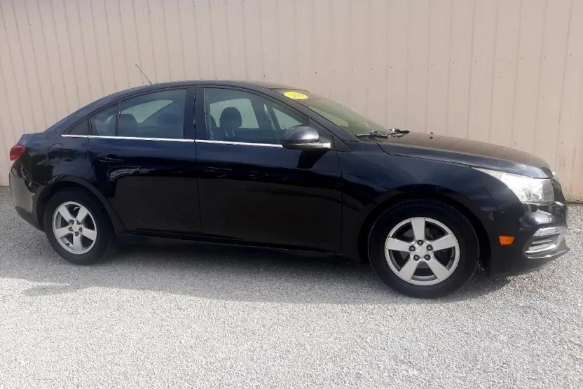 2016 Chevrolet Cruze photo 1