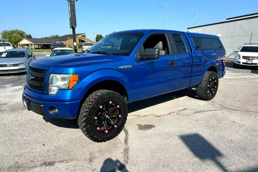 2013 Ford F-150 Lariat photo 1