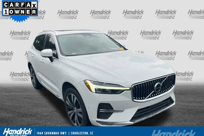 2023 Volvo XC60 Plus photo 1