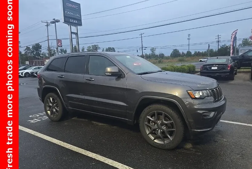 2021 Jeep Grand Cherokee Anniversary Edition photo 1