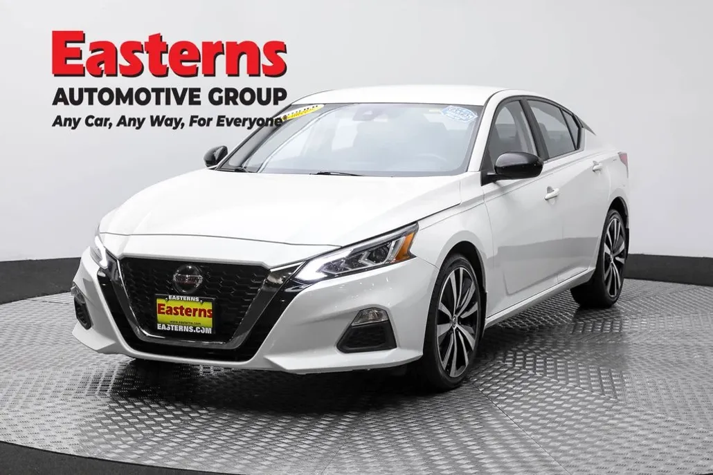 2022 Nissan Altima 2.5 SR photo 1