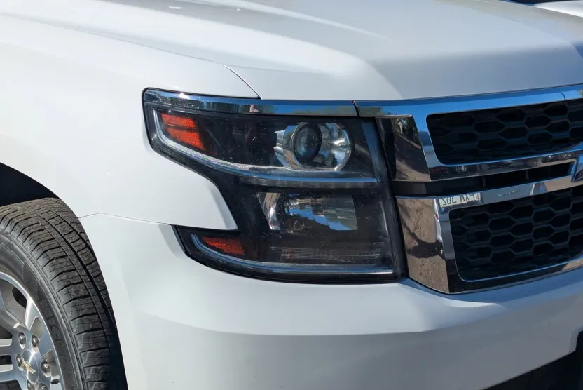 2019 Chevrolet Suburban LT photo 1