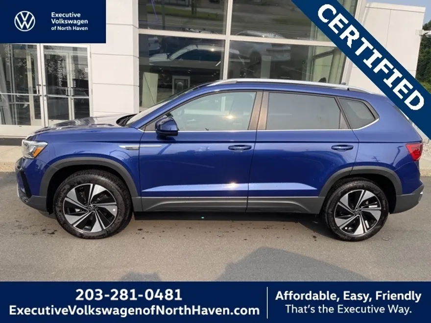 2024 Volkswagen Taos SE photo 1