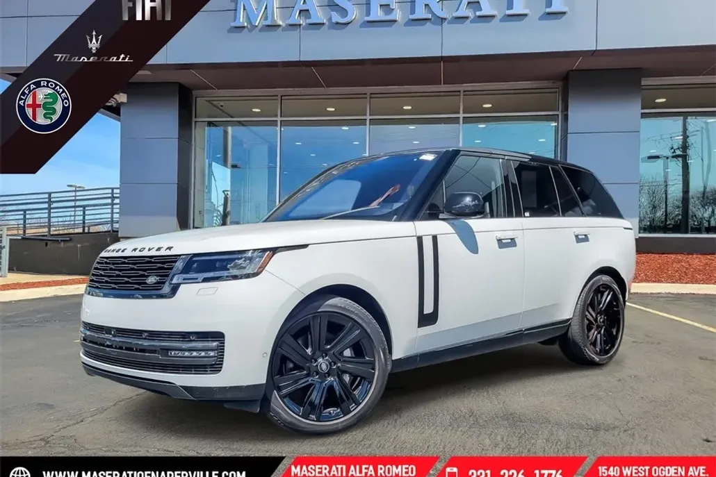 2023 Land Rover Range Rover SE photo 1