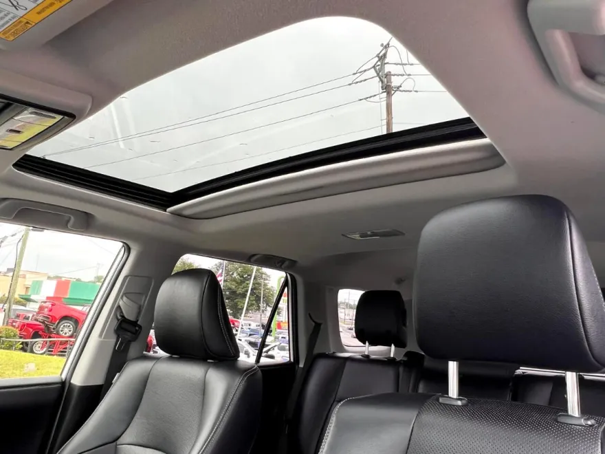 2019 Toyota 4Runner SR5 photo 18