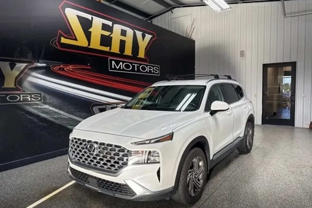 2022 Hyundai Santa Fe SEL photo 1