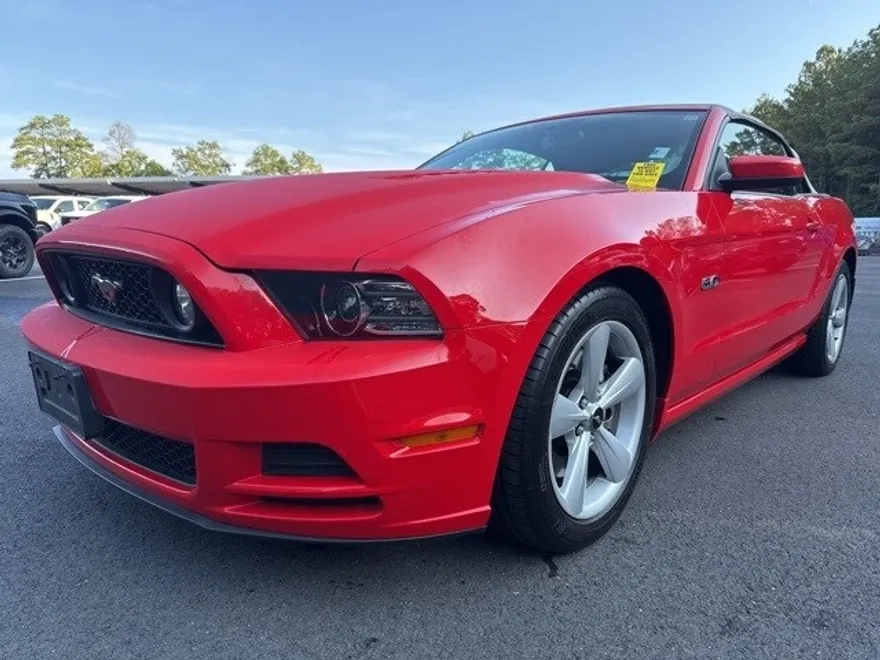 2014 Ford Mustang GT Convertible photo 1