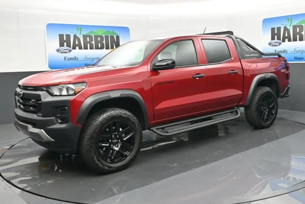 2025 Chevrolet Colorado Trail Boss photo 1