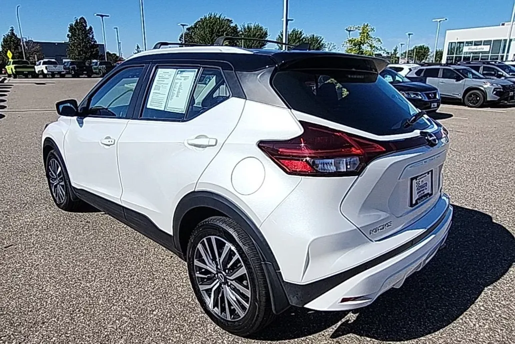 2023 Nissan Kicks SV photo 1