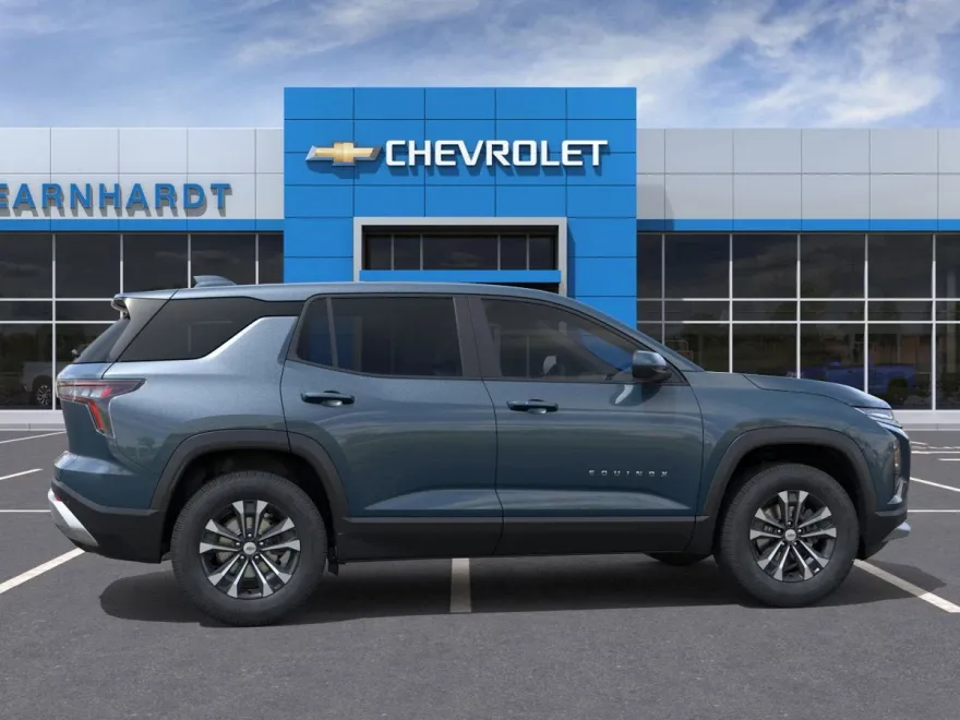2026 Chevrolet Equinox LT photo 1
