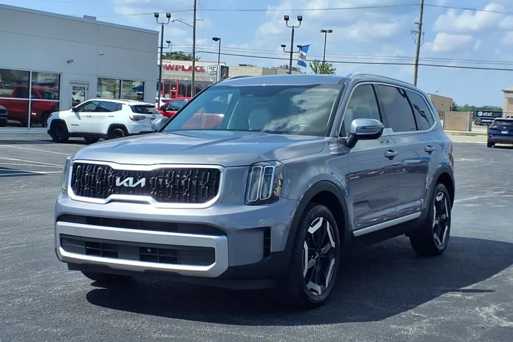 2023 Kia Telluride EX photo 1