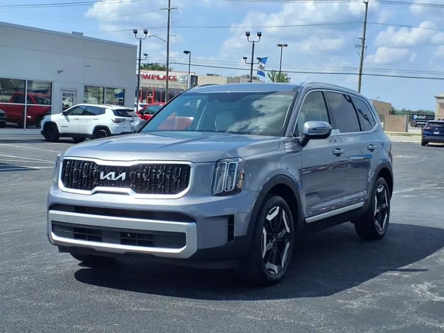 2023 Kia Telluride EX photo 1