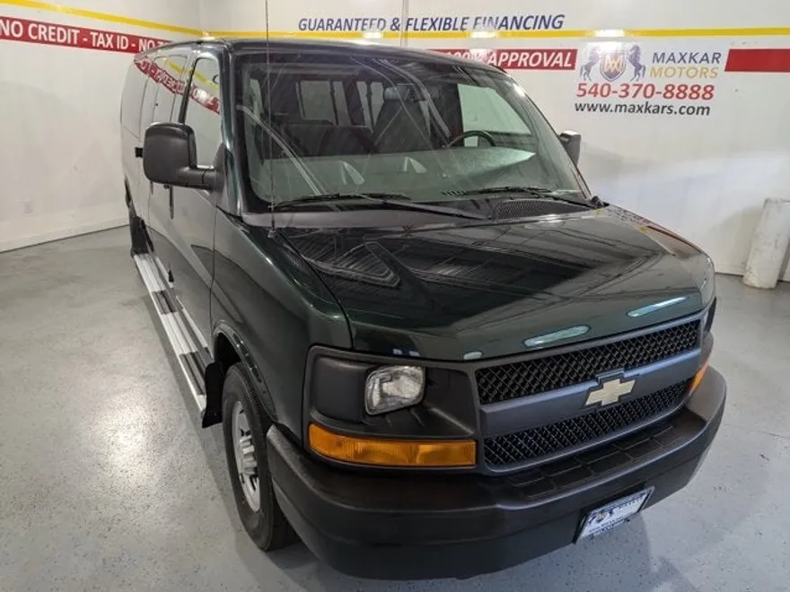 2013 Chevrolet Express Passenger LS photo 1