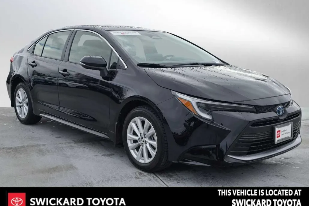 2025 Toyota Corolla Hybrid XLE photo 1